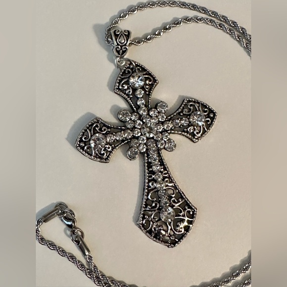 Victorian Goth Silver Statement Cross Necklace Big Large Crystals Brand New - Picture 14 of 16